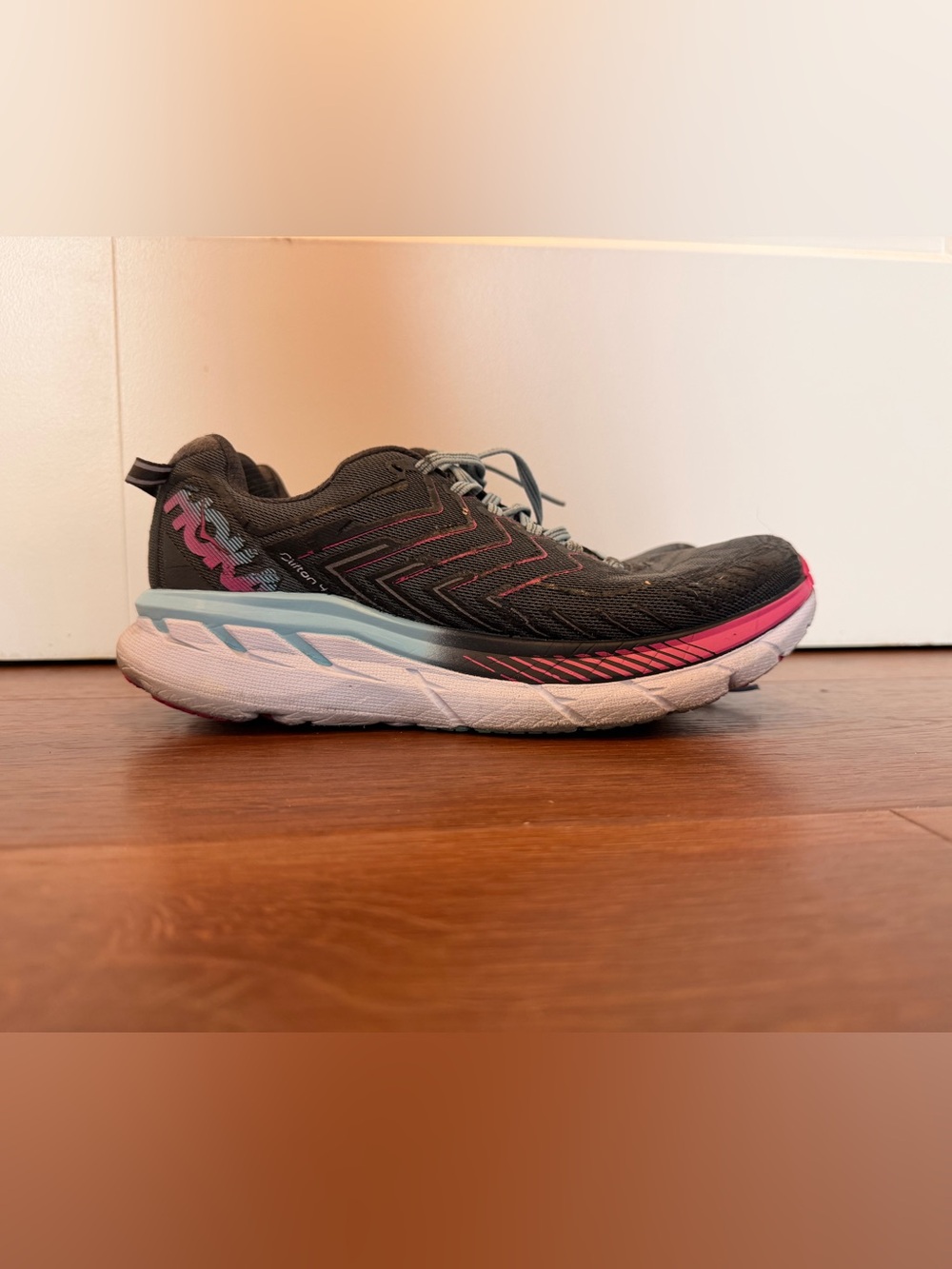 Hoka One One Clifton 4 Womens Running Shoes Size 8 Gray Blue Pink